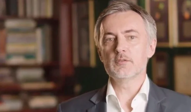 Miroslav Škoro je vstop v predsedniško bitko napovedal na spletnem portalu youtube in na svoji facebook strani. FOTO: posnetek zaslona/youtube