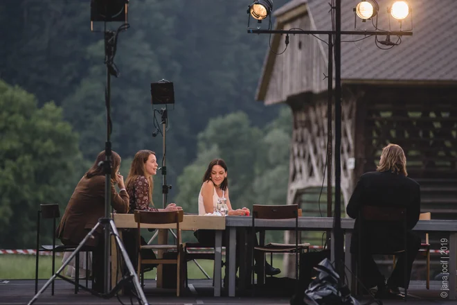 K navdušujoči uprizoritvi je prispeval tudi čudovit ambient. FOTO: Jana Jocif