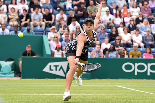 Ashleigh Barty si je z zmago v Birminghamu zagotovila status prve nosilke v Wimbledonu. FOTO: AFP
