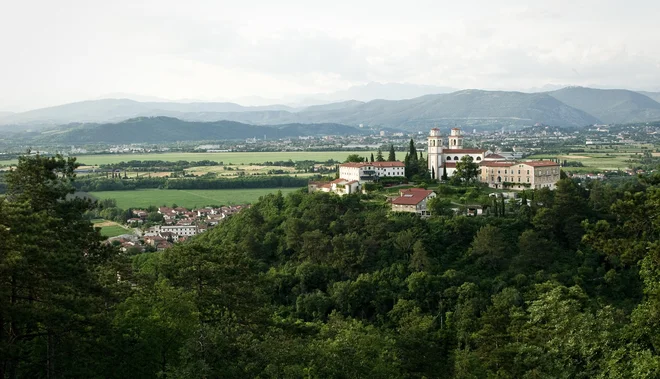 Destinacija Miren Kras nosi zlati znak Slovenia Green. Mirenska občina namerava v kratkem na javnih prireditvah prepovedati uporabo plastike. Foto Špela Volčič