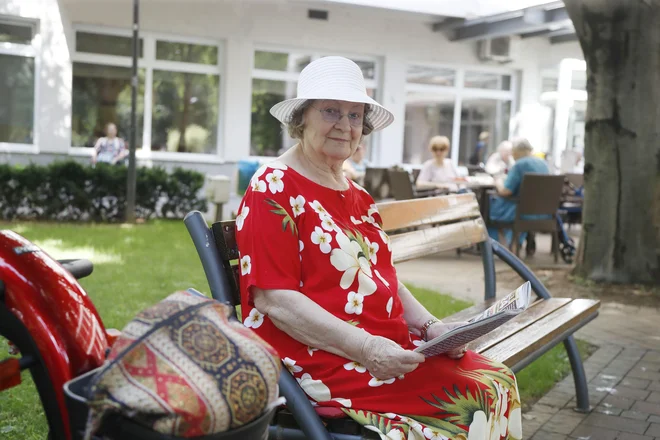 Zaradi Parkinsonove bolezni zelo težko prenašam vse, kar je nad 28 stopinj, pravi stanovalka doma Tabor Danijela Kristina. FOTO: Leon Vidic