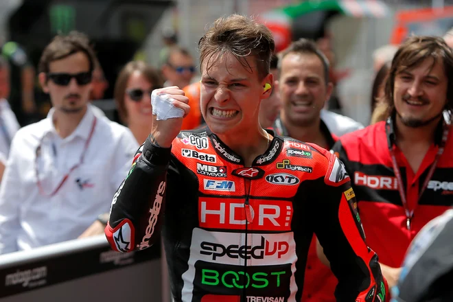 Francoski motorist Fabio Quartararo je v Barceloni dokazal, da se lahko že bolj ali manj enakovredno kosa z največjimi asi v motoGP. FOTO: Reuters