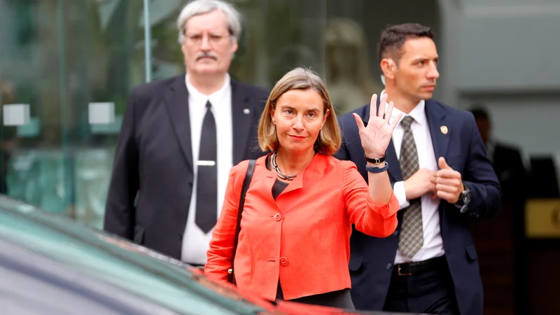 Fotografija: Visoka predstavnica EU za zunanjo politiko Federica Mogherini je izrazila upanje, da se bo Iran še naprej držav štiri leta starega jedrskega dogovora. FOTO: REUTERS/Leonhard Foeger