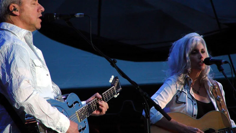 Fotografija: Mark Knopfler je sodeloval tudi z Emmylou Harris.
Foto: promocijsko gradivo