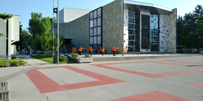 ni podpisa