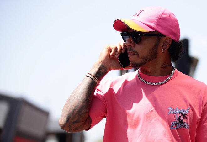 Lewis Hamilton je na najboljši poti, da si pridirka že šesti naslov svetovnega prvaka v formuli 1. FOTO: Reuters