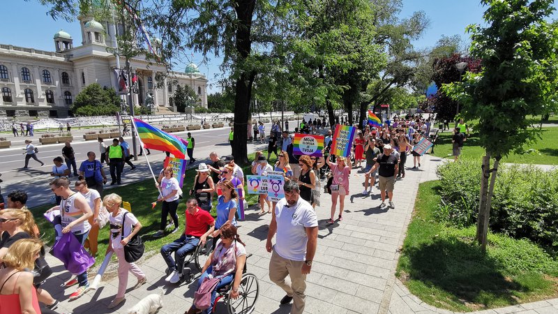 Fotografija: Na paradi ponosa Srbije v Beogradu je bilo letos bolj malo udeležencev in nič radovednežev. Foto Milena Zupanič