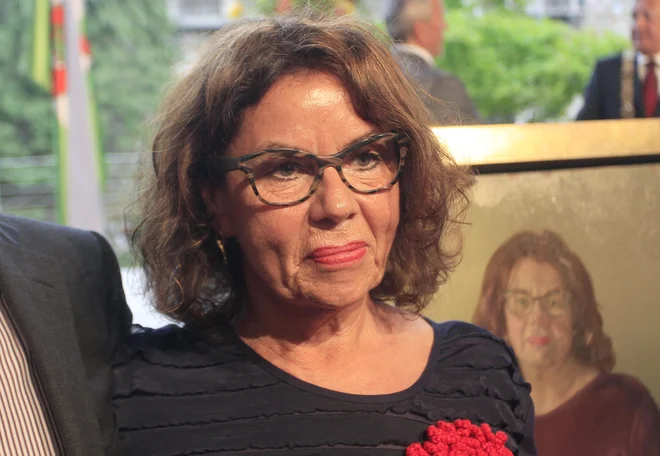 Anita Ogulin: Mnogi zaposleni starši delajo vse dni, njihov osebni dohodek pa velikokrat ne pokriva življenjskih stroškov. Zato smo tako pozorni tudi na otroke staršev, ki delajo, pa nimajo dovolj za preživetje. FOTO: Roman Šipić/Delo