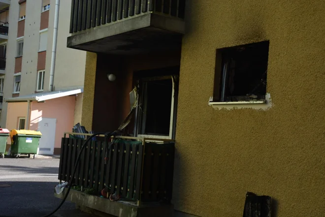 Po prvih podatkih je prišlo do eksplozije plinske jeklenke. FOTO: Oste Bakal/Delo