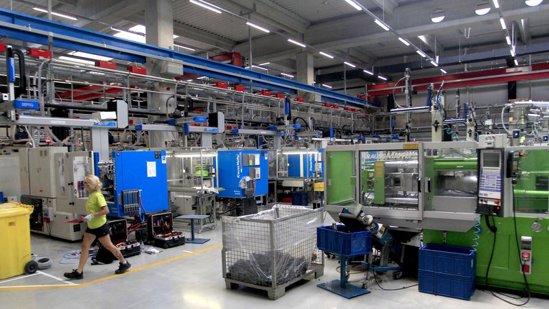 Fotografija: Nemška strojegradnja pričakuje, da se bo letos proizvodnja skrčila za dva odstotka.
Fotodokumentacija Dela