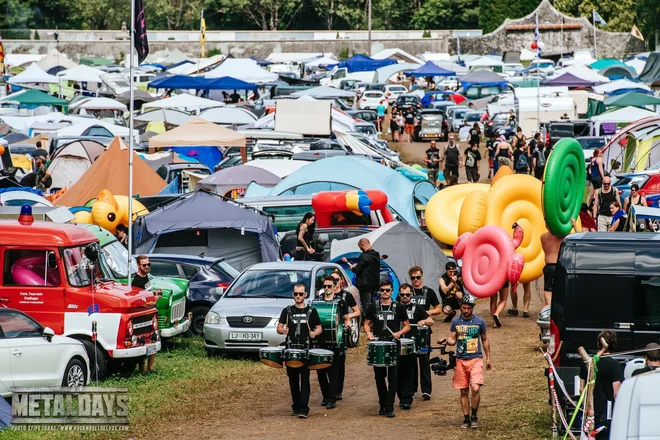 Festivali so v Sloveniji zelo pomemben del turistične ponudbe, v skladu s sodobnimi smernicami pa se organizatorji zelo trudijo, da bi poleg zabave poudarili tudi ekološko usmeritev FOTO: rocknrolldeluxe.com