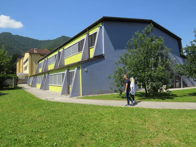 Ker je otrok vsako šolsko leto več, je osnovna šola postala pretesna. FOTO: Bojan Rajšek/Delo