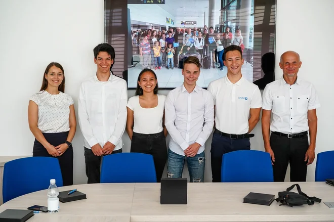 Zmagovalna ekipa: Danijela Erenda, Anže Kocjančič, Nikita Galuh Kapušin, Jaka Kordiš, Žiga Povhe in Roman Kapš. FOTO: Arhiv D. E.