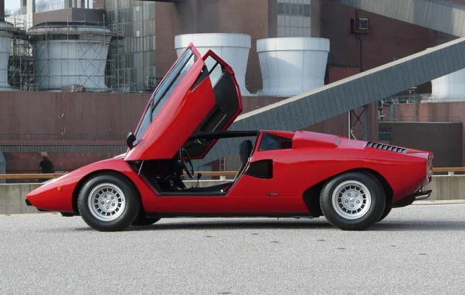 Lamborghini countach<br />
<br />
Foto Wikimedia