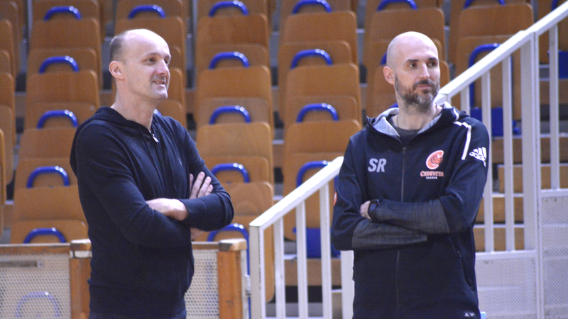 Fotografija: Slaven Rimac (desno) je bil v sezoni 2017/18 pomočnik Jureta Zdovca pri Cedeviti in v minulem prvenstvu prvi trener Zagrebčanov, zdaj bo strateg Cedevite Olimpije. FOTO: ABA