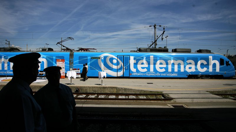 Fotografija: V Telemachu uporabnikom obljubljajo, da jim bodo tudi po 30. septembru zagotavljali uporabo mobilnih storitev na najvišjem nivoju. FOTO: Roman Šipič/Delo