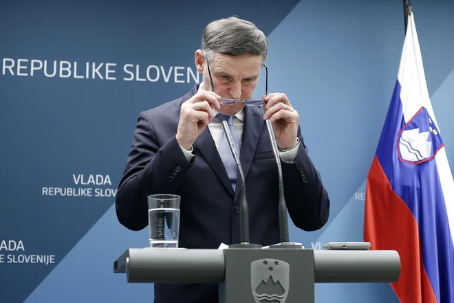 Minister za finance Andrej Bertoncelj je letos za 68 odstotkov povečal obseg kratkoročne zadolženosti države. FOTO: Blaž Samec/Delo