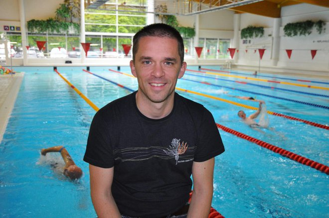 Če nimamo težav z osteoporozo, potem je plavanje odlično gibanje za odrasle in starejše, pravi prof. dr. Jernej Kapus iz Fakultete za šport. Foto osebni arhiv