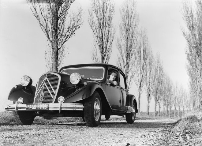 Citroën traction avant<br />
Foto Citroën