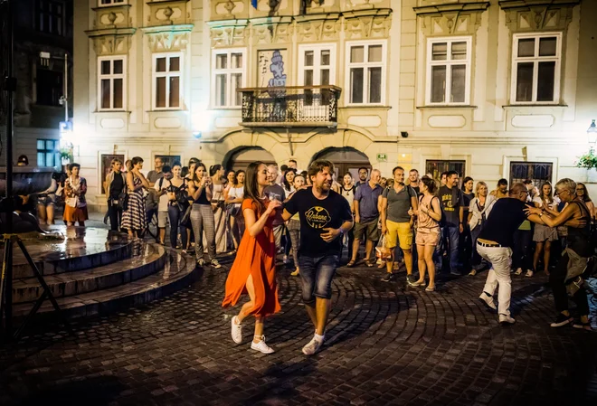 Za Jana Bervarja je zakladnica kubanske glasbe tako bogata, da je vsaka skladba svoja zgodba.<br />
Foto Tadej Mulej/Piqant Photography
