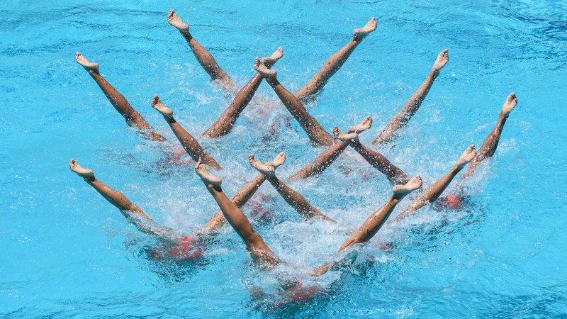 Fotografija: Zakaj je plavalno gibanje v vodi pomembno in koristno tudi za odrasle in starejše? Plavanje je tudi mentalna aktivnost, in ne samo »navadno« gibanje v vodi, odgovarja prof. dr. Jernej Kapus. Foto: AFP