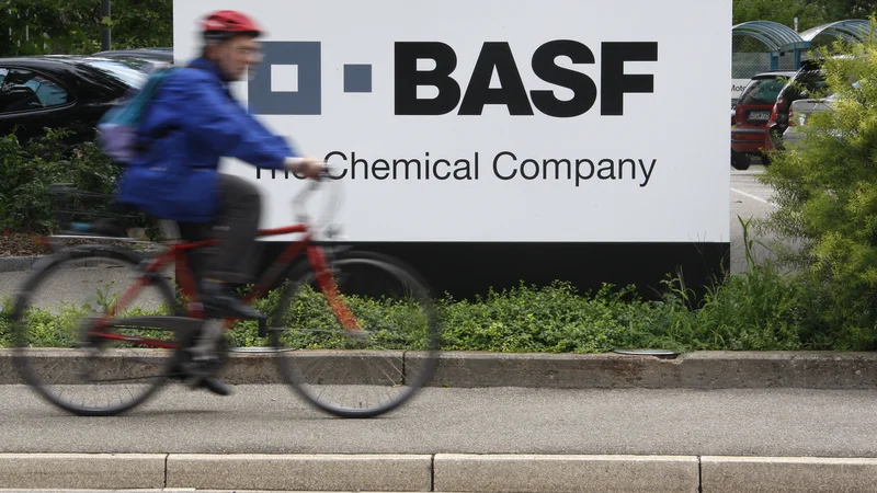 Fotografija: Na poslovne rezultate multinacionalke BASF je vplivalo ohlajanje gospodarstva v svetu, posebno v industrijski proizvodnji. Foto Reuters