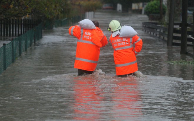 Neurja, poplave, ekstremne vremenske razmere bodo do leta 2050 vse bolj pogoste. FOTO: Tadej Regent/Delo