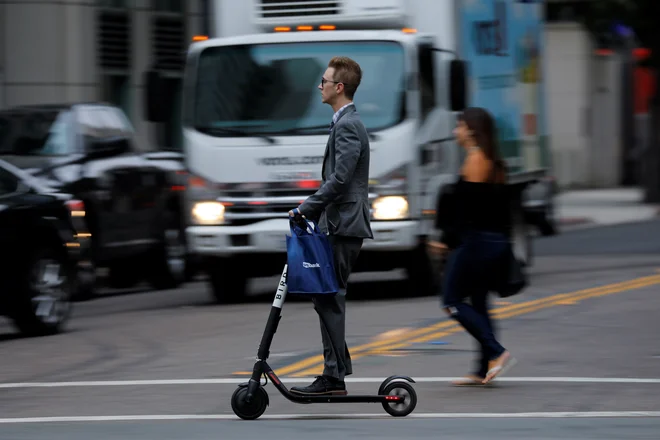 Še pred letom dni trapasti posebnež z drugega planeta, danes trendovski urbani poslovnež. Foto Reuters