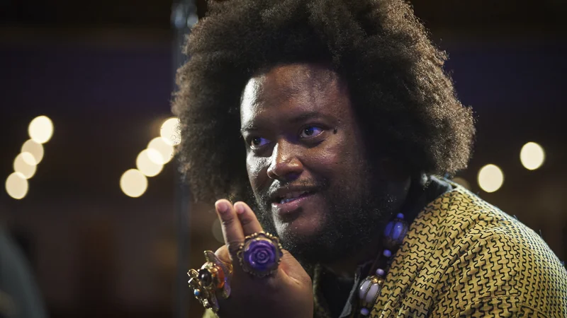 Fotografija: Preudarni in pozorni sogovornik Kamasi Washington izžareva zenovsko umirjenost, ki se v glasbi preobrazi v udarno večplastno fuzijo vplivov, nabito s sporočili.