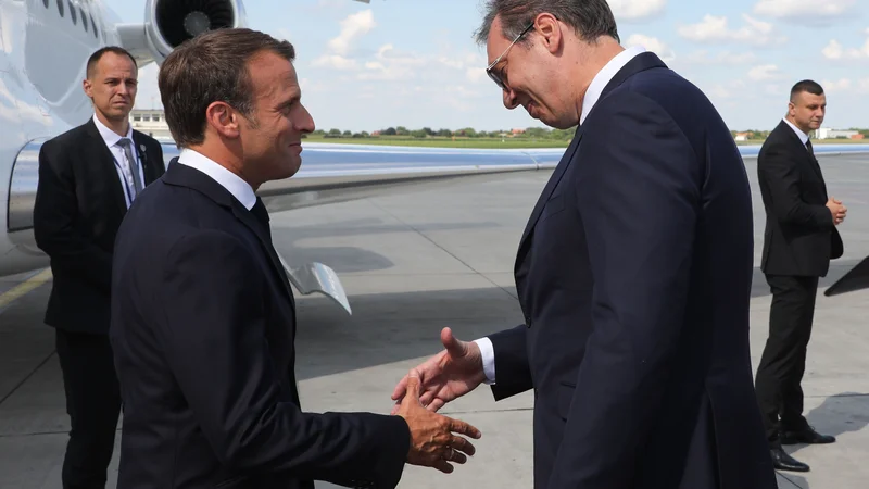 Fotografija: Srbska diplomacija je nezadovoljna z Macronovim stališčem, da ne bo širitve EU pred reformami evropske politično-ekonomske zveze, ki jih ni na vidiku. FOTO: Ludovic Marin/AFP