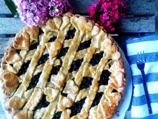 Pita ni pretežek zalogaj niti za ne preveč peke vešče in uke ljubitelje dobrih sladic. FOTO: Tanja Drinovec