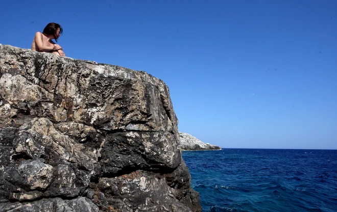 Naturiste menda preganjajo tudi z osamljenih divjih plaž. FOTO: Roman Šipić