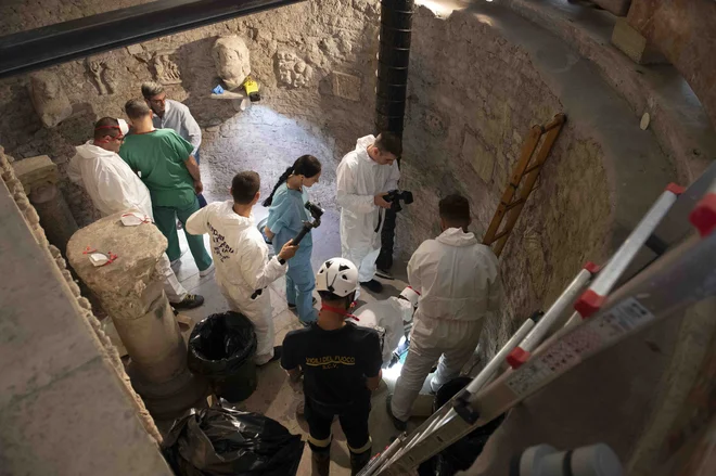 Med raziskovanjem izginotja najstnice so odkrili novi kostnici. FOTO: AFP