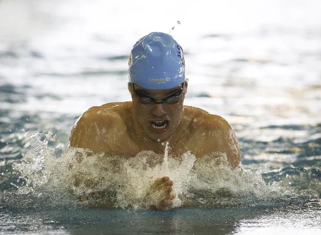 Naslednji slovenski adut bo Peter John Stevens, ki stavi na disciplino 50 m prsno, v kateri je zgoščenost tekmovalcev izjemna, tudi sam pravi, da je boj v tem šprinterskem plavanju zelo podoben loteriji. FOTO: Jože Suhadolnik