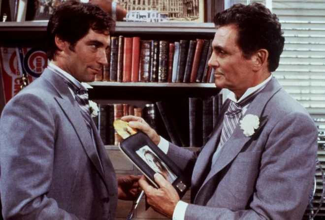 Timothy Dalton in David Hedison (desno) v filmu <em>Dovoljenje za ubijanje</em>. FOTO: IMDB