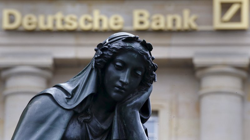 Fotografija: Nemška bančna velikanka se otepa s posledicami preteklih slabih odločitev. FOTO: Reuters