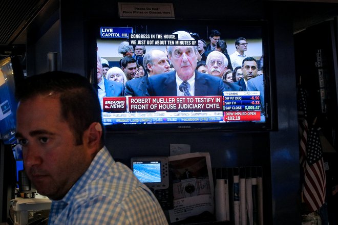 Pričanje posebnega preiskovalca Muellerja so gledali tudi na newyorški borzi. FOTO:  Brendan Mcdermid/Reuters