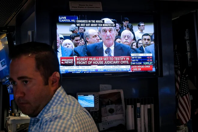 Pričanje posebnega preiskovalca Muellerja so gledali tudi na newyorški borzi. FOTO: Brendan Mcdermid/Reuters