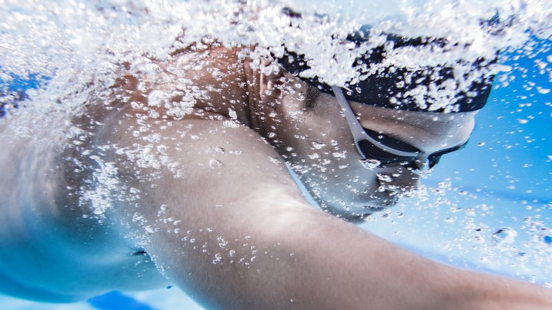 Fotografija: Plavanje je priporočljivo v vsakem obdobju leta in delu dneva. Foto Shutterstock