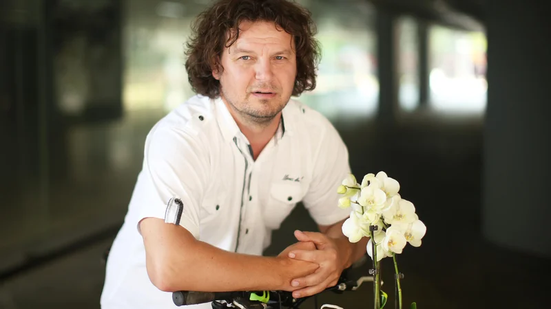 Roman Ferenčak, soustanovitelj in direktor podjetja Ocean Orchids se bori z birokratskimi mlini na veter. Molk organa, s katerim se je srečal pri odobritvi koncesije za izrabo termalne vode, je trajal kar osem let, razkriva v pogovoru za Sobotno prilogo. FOTO: Jure Eržen