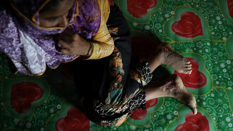 Fotografija: Noor Begum (23) pripadnico manjšine Rohingya, je posililo pet moških. FOTO: Reuters