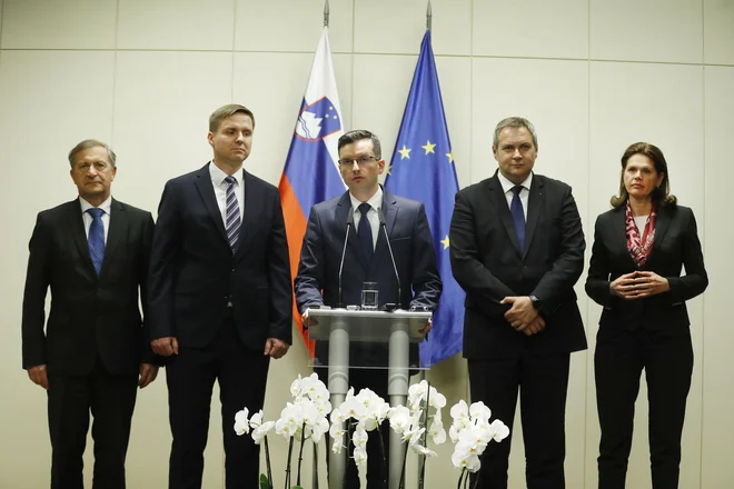 Še preden bo koalicija sprejemala reforme, bo morala poskrbeti za sprejetje proračunov za prihodnji dve leti. FOTO: Leon Vidic/Delo