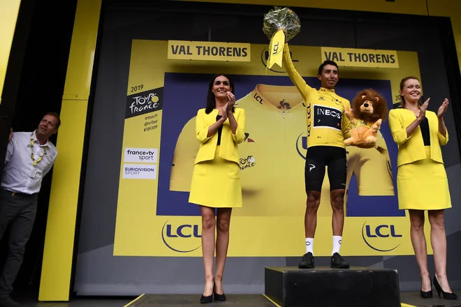 Egan Bernal na podelitvi rumene majice. FOTO: AFP