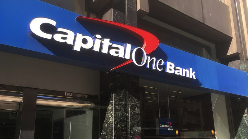Fotografija: Hekerka se je hvalila s podvigom na spletu. FOTO: Capital One Bank