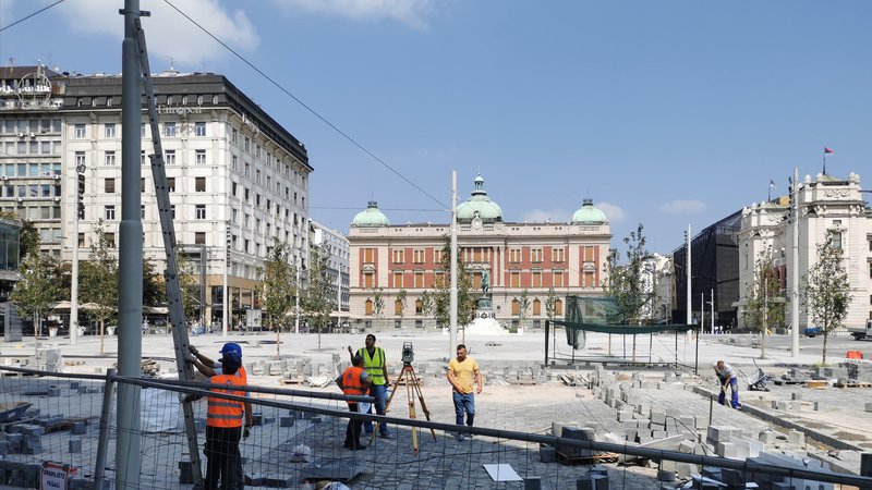 Fotografija: Trg republike, do nedavnega srce mesta in glavno prometno vozlišče v starem Beogradu, bo po prenovi sodoben trg z veliko ploščadjo. Foto: Milena Zupanič