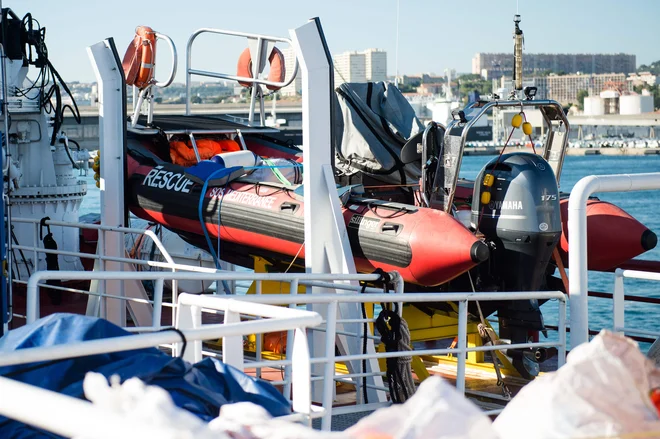 Migranti z Afriškega roga skušajo preko Džibutija in morske ožine doseči pristanišče Aden na jugu Jemna. FOTO: Clement Mahoudeau/Afp