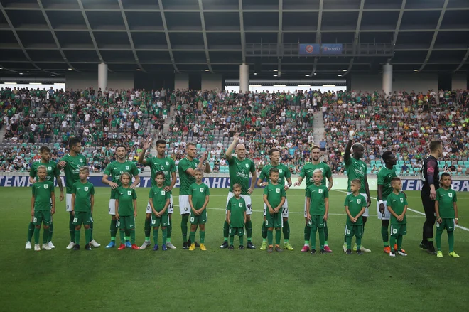 Najtežja tekma za nogometaše Olimpije prihaja konec tedna, saj se bo težko pripraviti za ligaški izziv s Triglavom. ​FOTO: Leon Vidic