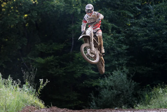 Sašo Kragelj je bil uspešen slovenski motokrosist, po koncu kariere pa je začel svoje izkušnje in znanje znotraj svoje akademije prenašati na tiste, ki jih ta šport zanima. FOTO: Ljubo Vukelič