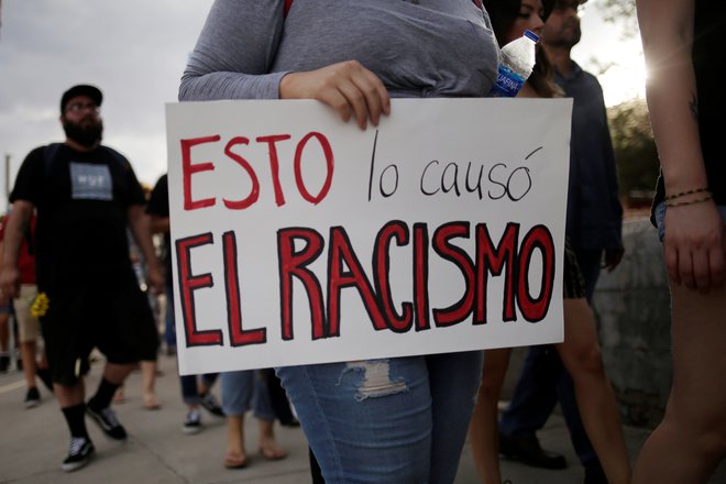 Zbor po napadu v El Pasu. FOTO: Jose Luis Gonzalez/Reuters