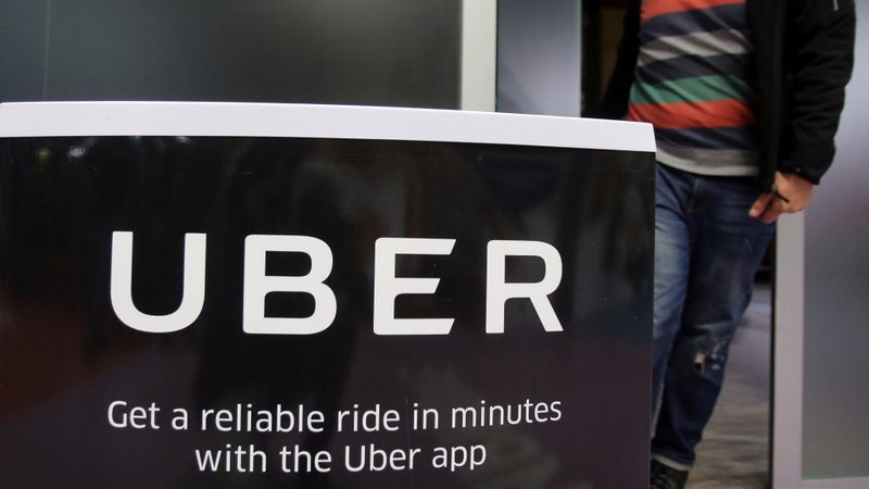 Fotografija: Aktualna vlada se sicer vprašanja Uberja loteva počasi. FOTO: Reuters